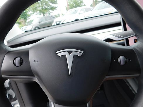 Used 2022 Tesla Model 3 Long Range AWD/4WD image 23