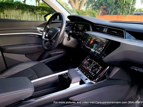 Used 2021 Audi e-tron Premium Plus w/ Premium Plus Package image 58