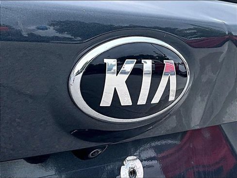 Used 2021 Kia Sorento S w/ Panoramic Sunroof Package FWD image 9