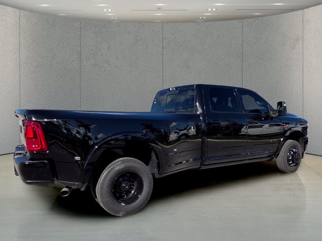 New 2027 RAM 3500 Laramie AWD/4WD image 5