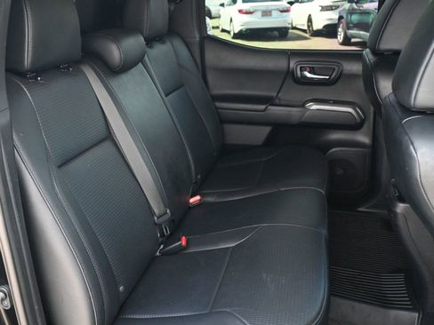 Used 2020 Toyota Tacoma Limited AWD/4WD image 20