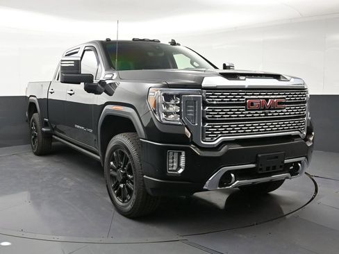 Used 2023 GMC Sierra 2500 Denali w/ Denali Black Diamond Edition AWD/4WD image 7