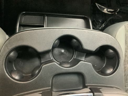 Used 2018 RAM 1500 Classic SLT image 23