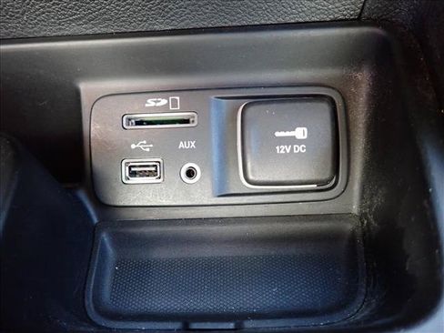 Used 2014 Jeep Cherokee Trailhawk w/ Leather Interior Group AWD/4WD image 19