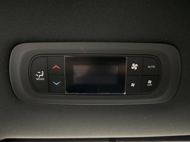 Used 2020 Chrysler Pacifica Touring w/ S Appearance Package FWD image 18