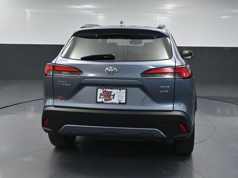 Used 2024 Toyota Corolla Cross XLE w/ Convenience Package AWD/4WD image 6