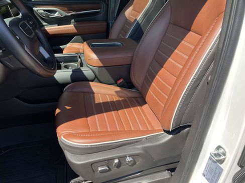 Used 2023 GMC Yukon Denali Ultimate AWD/4WD image 14