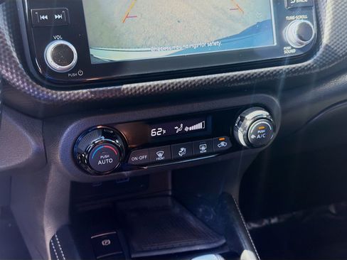 Used 2021 Nissan Kicks SV FWD image 14