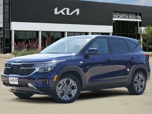 Certified 2026 Kia Seltos LX FWD image 1