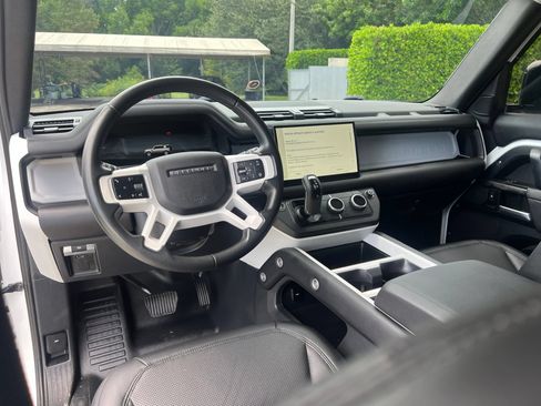 Used 2025 Land Rover Defender 110 S AWD/4WD image 10