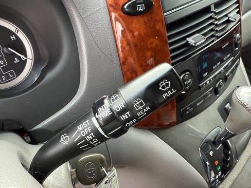 Used 2004 Toyota Sienna XLE image 28