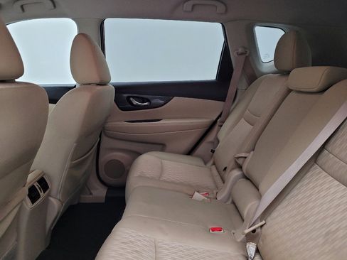 Used 2017 Nissan Rogue SV image 18