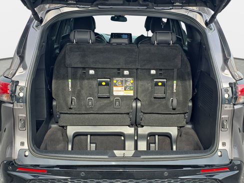 Used 2022 Toyota Sienna XSE image 13