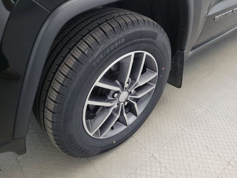 Used 2017 Jeep Grand Cherokee Limited AWD/4WD image 31
