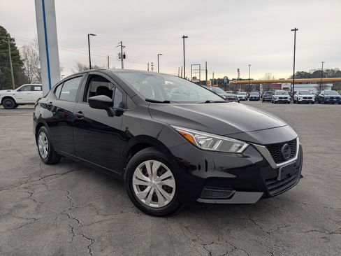 Used 2020 Nissan Versa S image 1