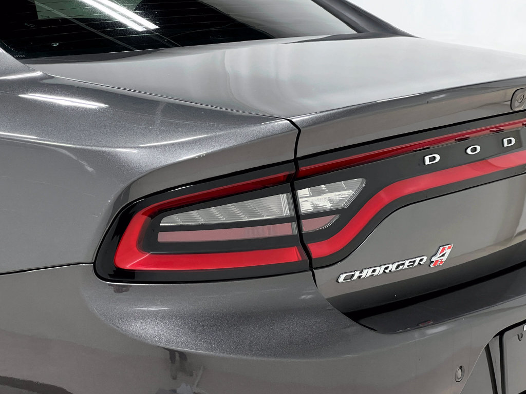 Used 2022 Dodge Charger SXT AWD/4WD image 35