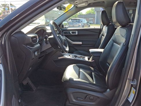 Certified 2023 Ford Explorer XLT w/ Equipment Group 202A AWD/4WD image 13