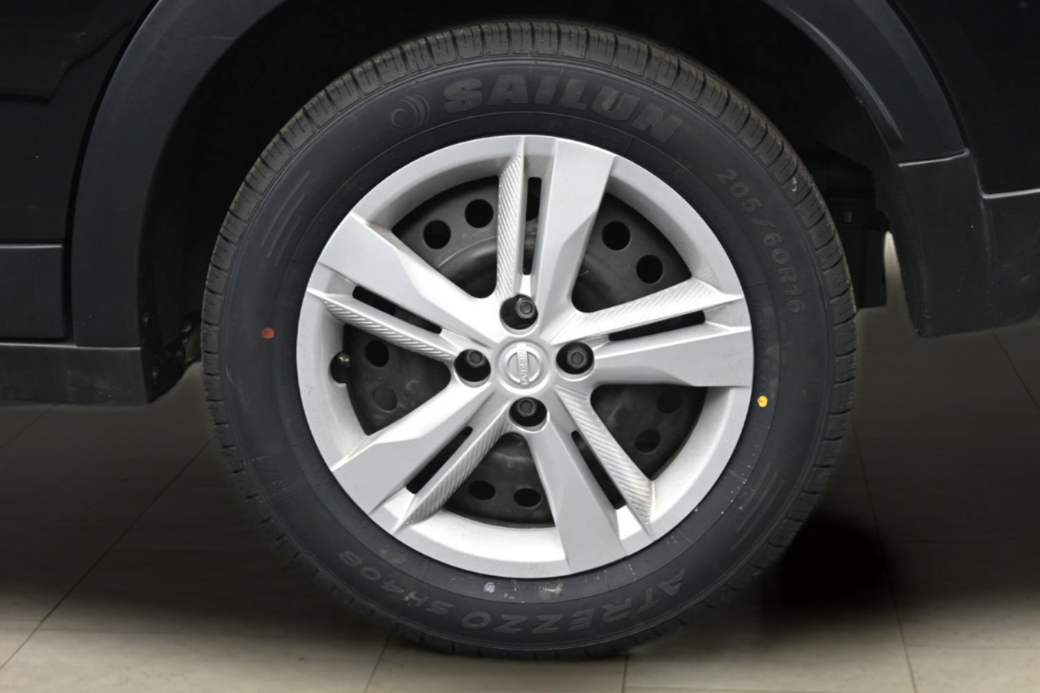 Certified 2025 Nissan Kicks Play S FWD image 18