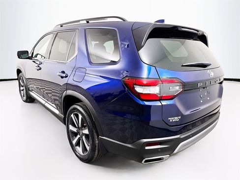 Used 2024 Honda Pilot Touring image 5