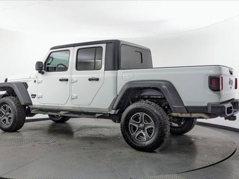 Used 2022 Jeep Gladiator Sport w/ Trailer Tow Package AWD/4WD image 6