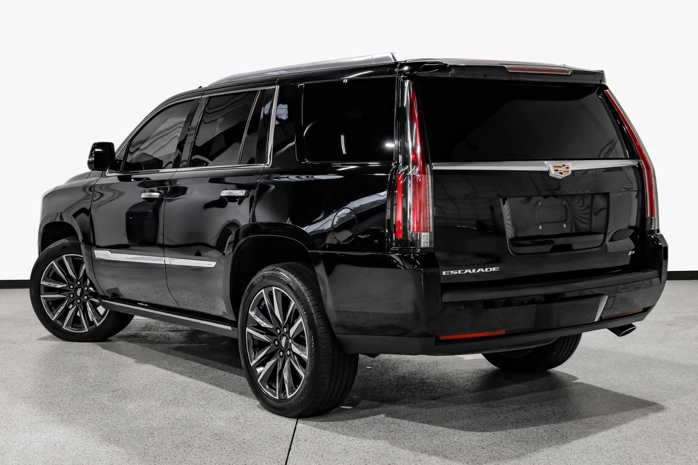 Used 2016 Cadillac Escalade Platinum AWD/4WD image 8