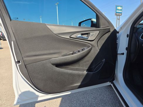 Used 2023 Chevrolet Malibu LT FWD image 13