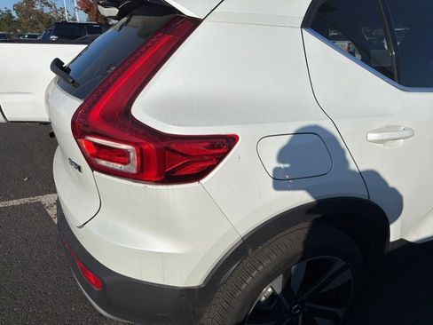 Used 2023 Volvo XC40 B5 Ultimate w/ Protection Package Premier image 7