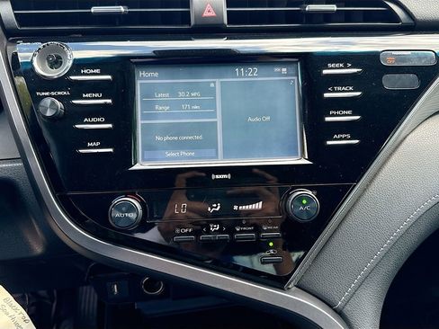 Used 2020 Toyota Camry SE FWD image 16