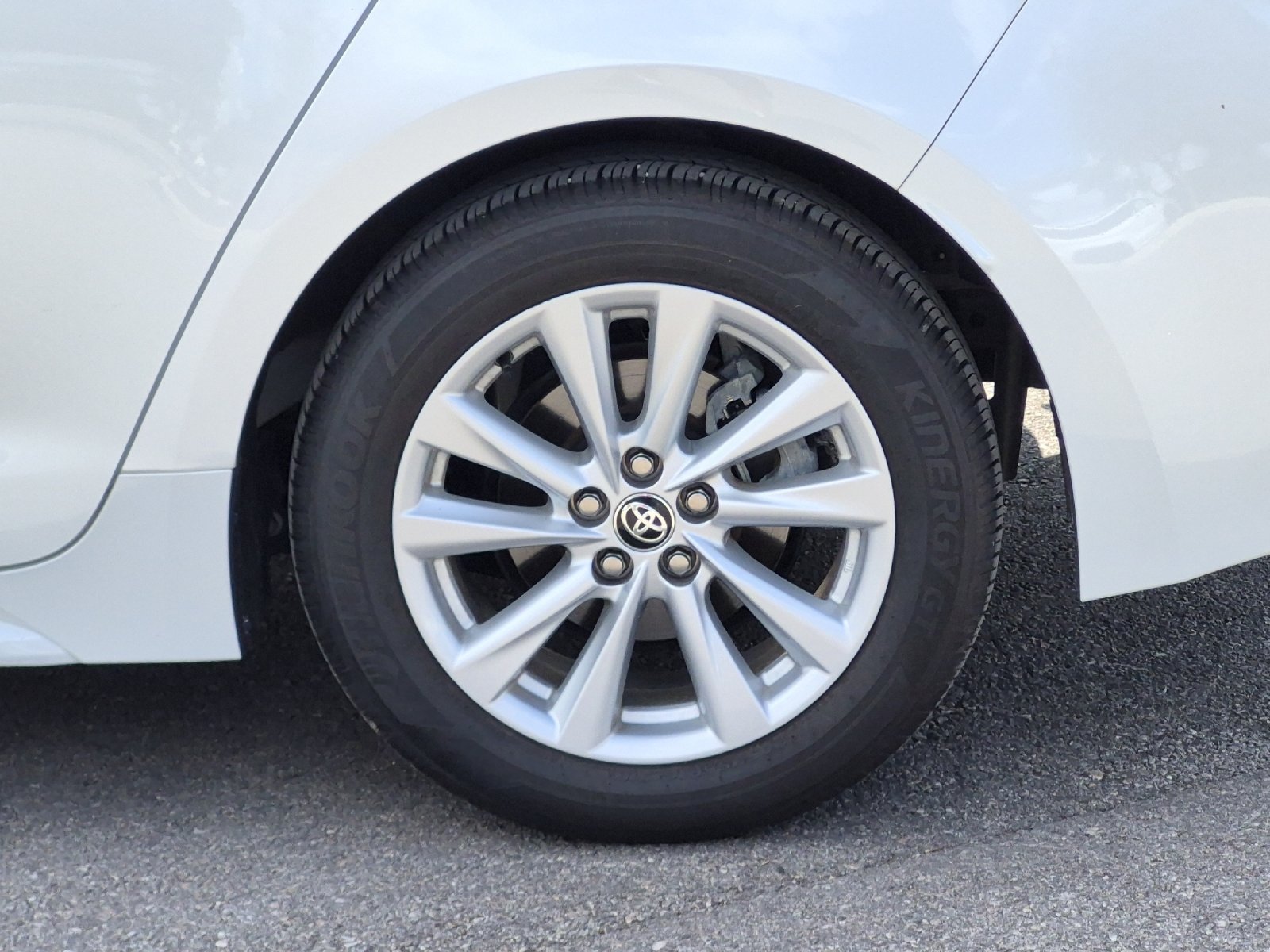 Used 2026 Toyota Corolla LE w/ LE Premium Package FWD image 21