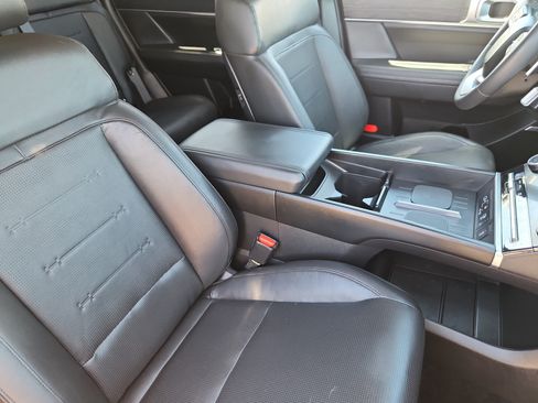 Used 2024 Hyundai Santa Fe Limited AWD/4WD image 19