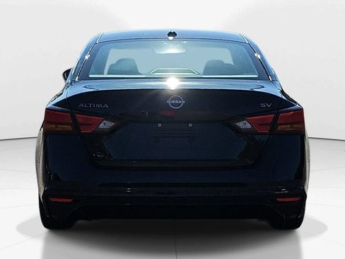 Used 2024 Nissan Altima 2.5 SV FWD image 7