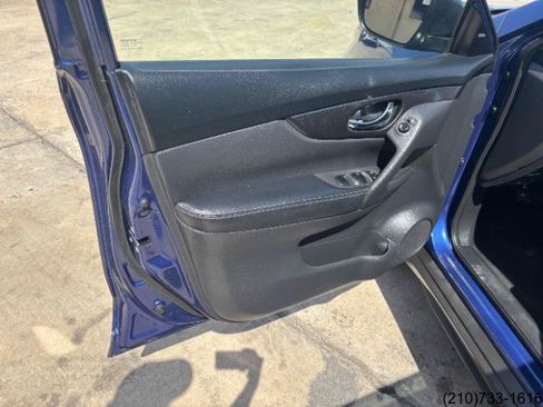 Used 2020 Nissan Rogue SV FWD image 15