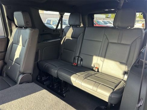 Used 2025 Chevrolet Suburban RST image 44