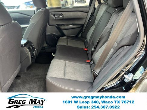 Used 2024 Nissan Rogue SV FWD image 18