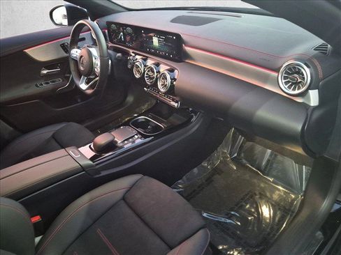 Used 2023 Mercedes-Benz CLA 250 4MATIC image 22