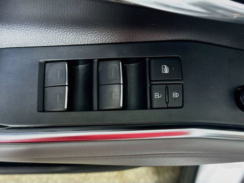 Used 2022 Toyota Highlander Platinum AWD/4WD image 18