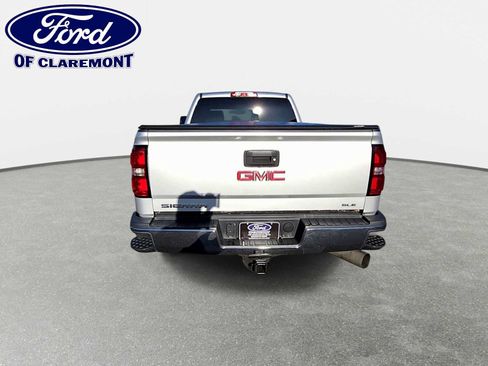 Used 2016 GMC Sierra 2500 SLE w/ SLE Preferred Package AWD/4WD image 7