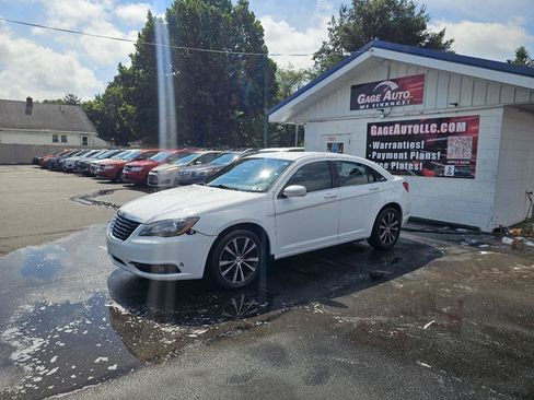 Used 2013 Chrysler 200 Touring w/ S Exterior Appearance Pkg FWD image 5