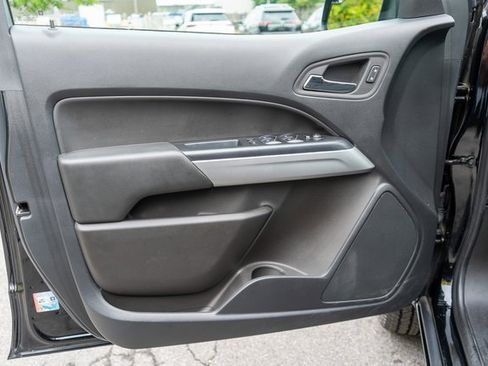 Used 2022 Chevrolet Colorado LT image 16