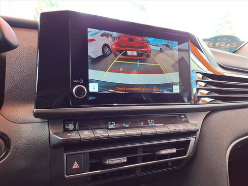 Used 2025 Toyota Camry LE image 13