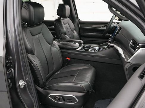 Used 2022 Jeep Wagoneer Series III image 27