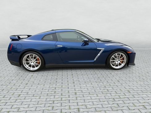 Used 2015 Nissan GT-R Premium AWD/4WD image 9