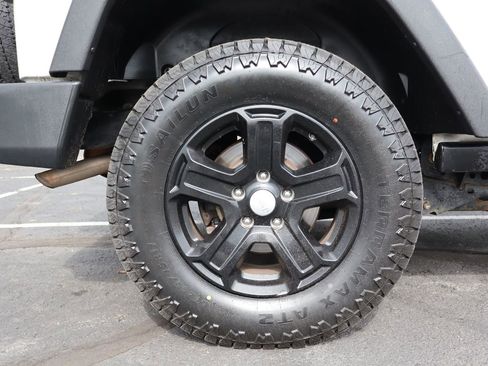 Used 2011 Jeep Wrangler Sport image 38