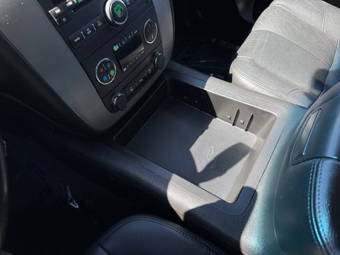Used 2014 GMC Yukon SLT AWD/4WD image 13