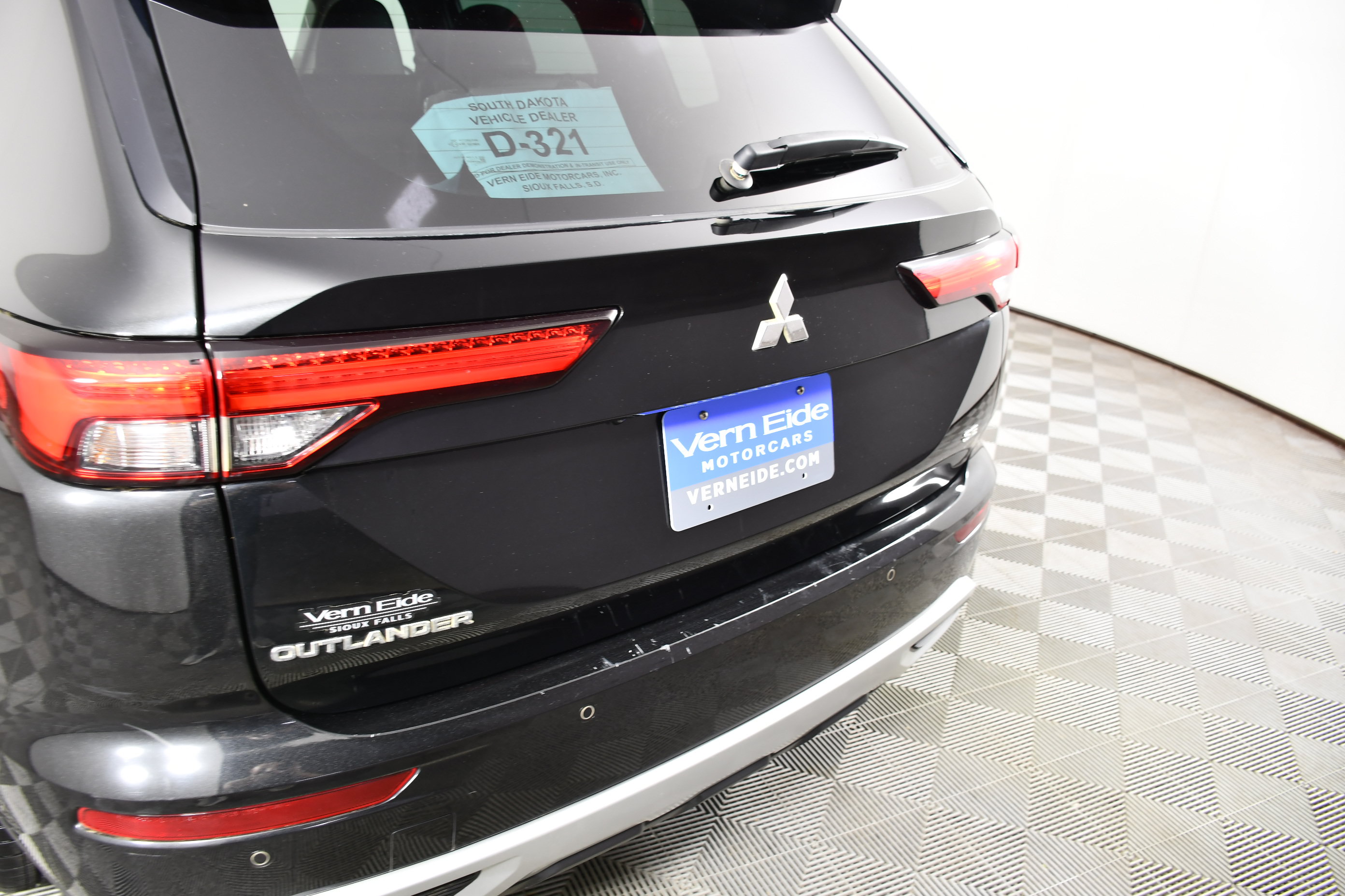 Used 2023 Mitsubishi Outlander SE AWD/4WD image 15