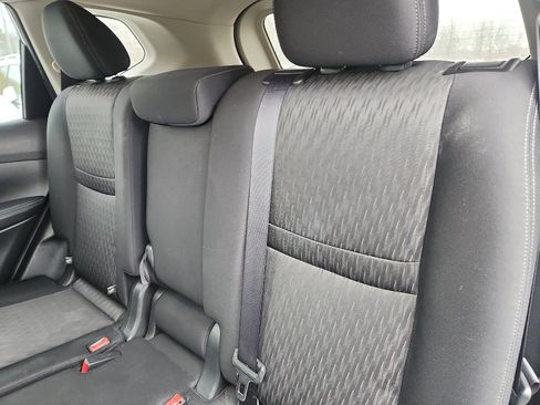 Used 2018 Nissan Rogue SV w/ Premium Package image 25