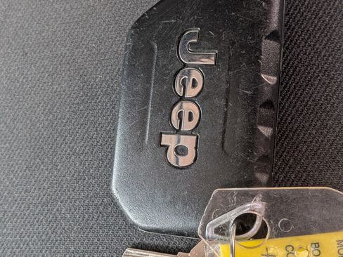 Used 2018 Jeep Wrangler Unlimited Sport image 36