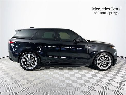 Used 2024 Land Rover Range Rover Sport Dynamic SE image 8