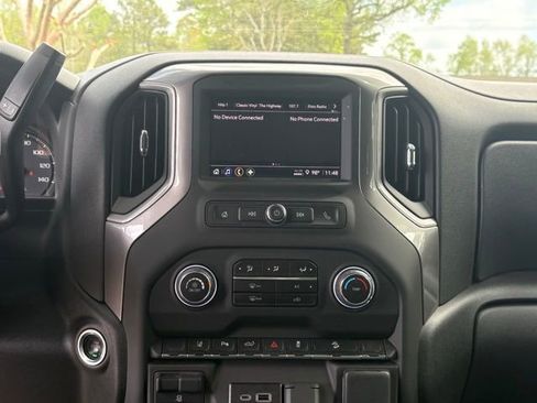 Used 2025 Chevrolet Silverado 2500 Custom w/ Custom Value Package image 9