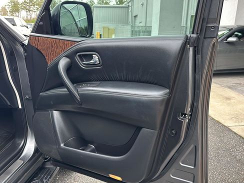 Used 2019 Nissan Armada SL w/ Premium Package image 12